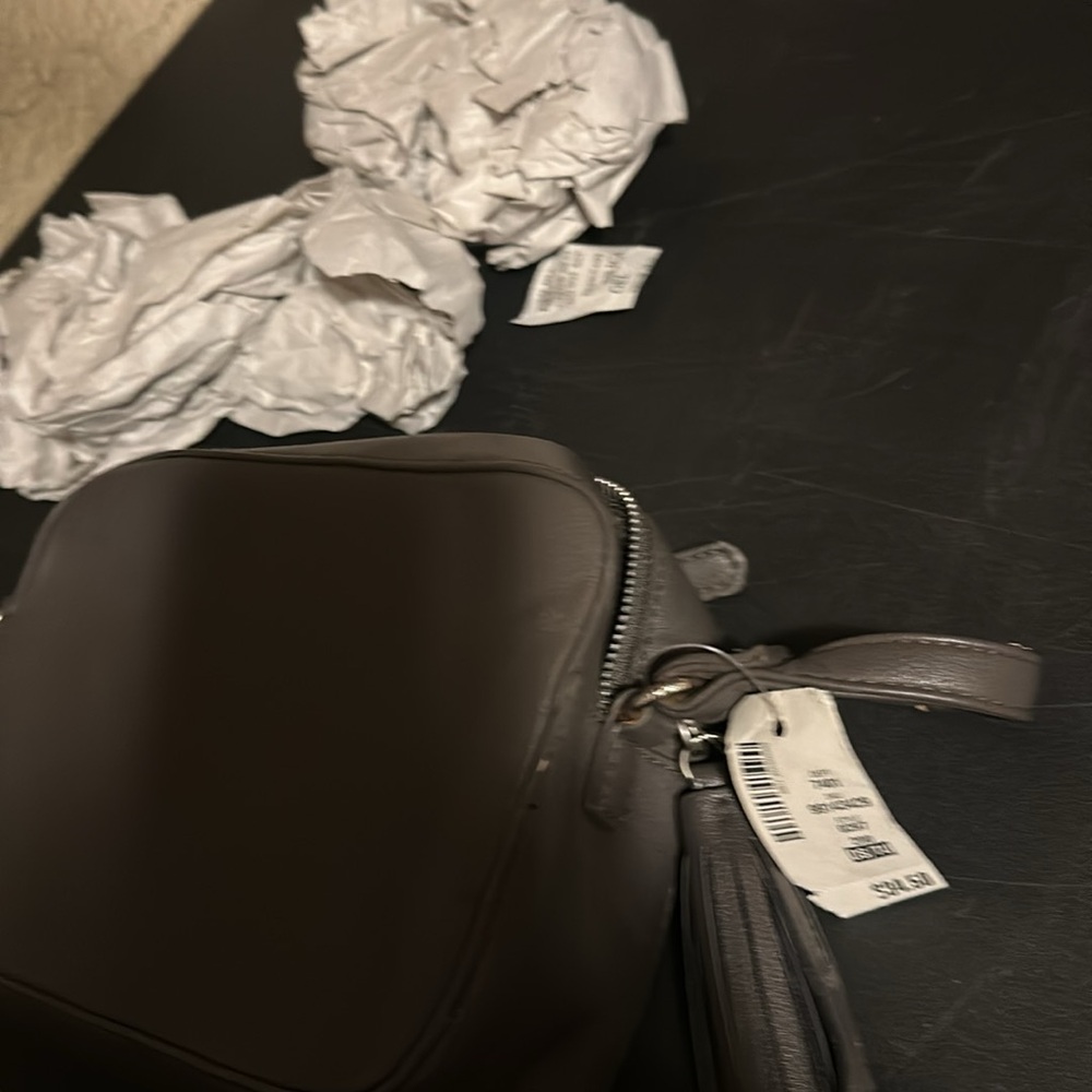 Aeropostale Grey Compact purse with shoulder strap and leather fray dazzle. - Picture 5 of 7